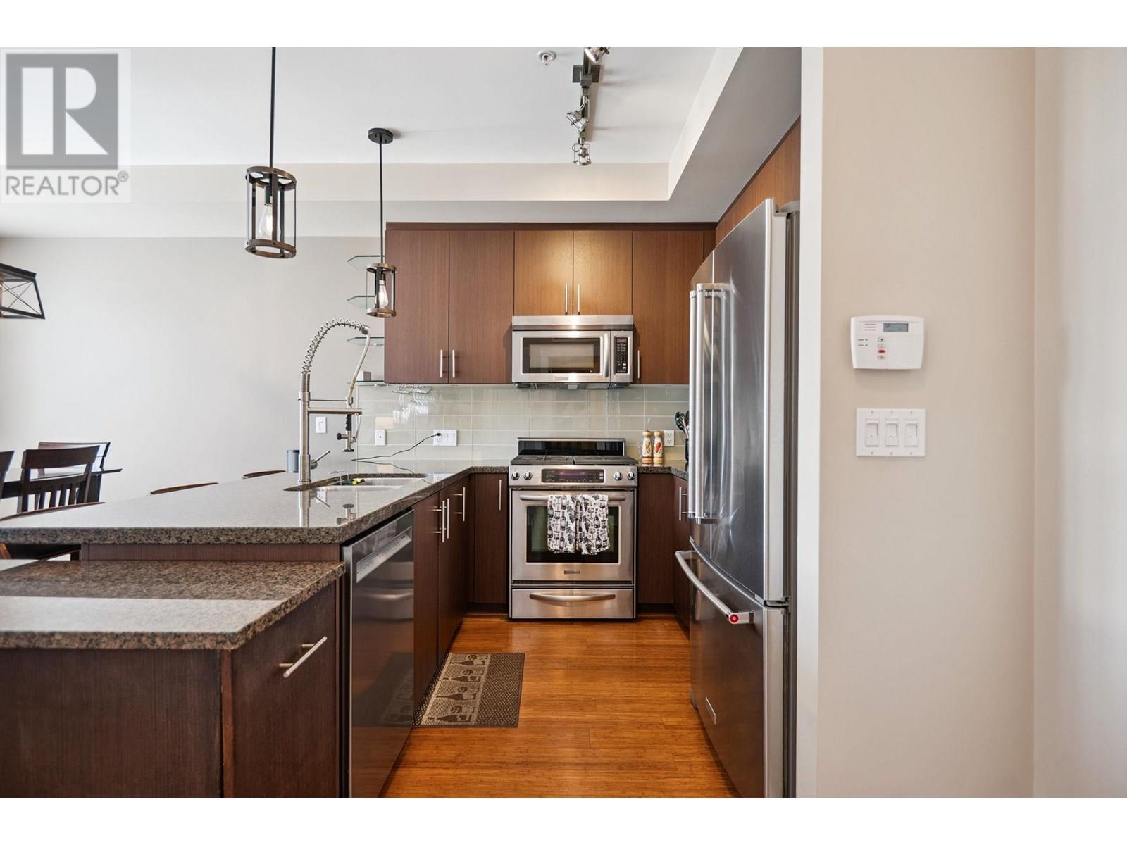 Photo 19 of 303 6077 London Road, Richmond BC