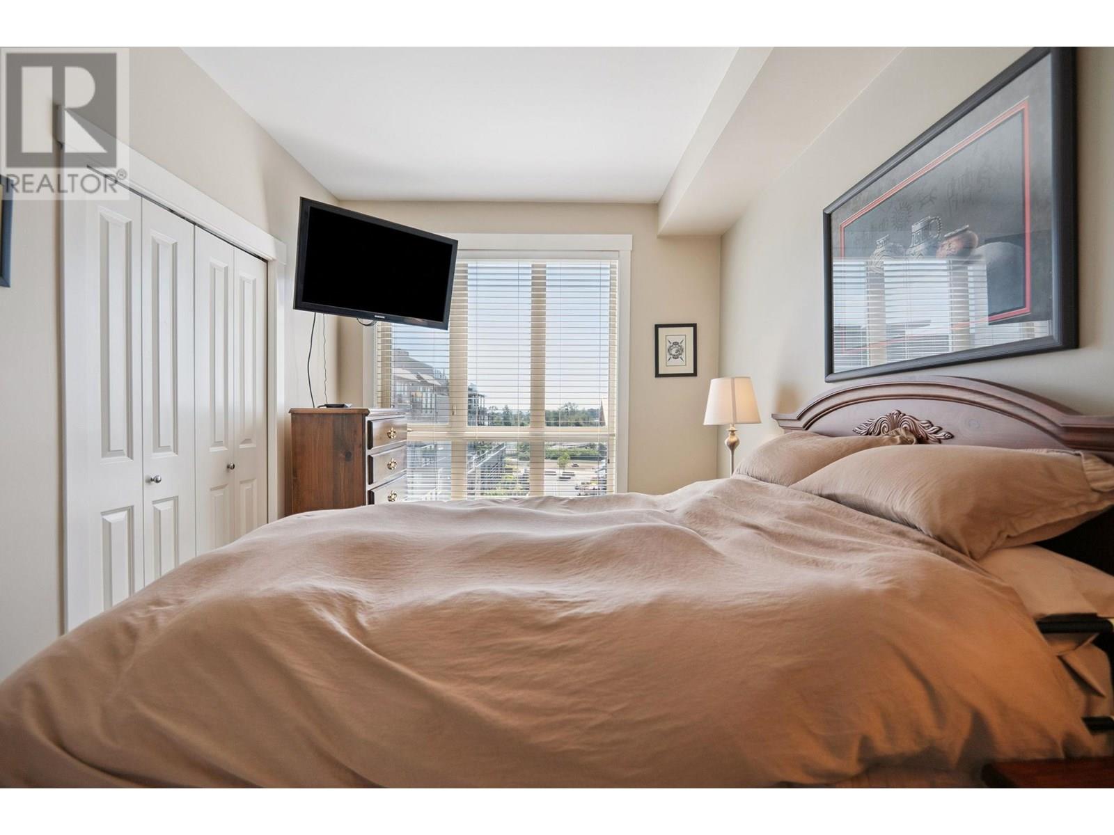 Photo 17 of 303 6077 London Road, Richmond BC