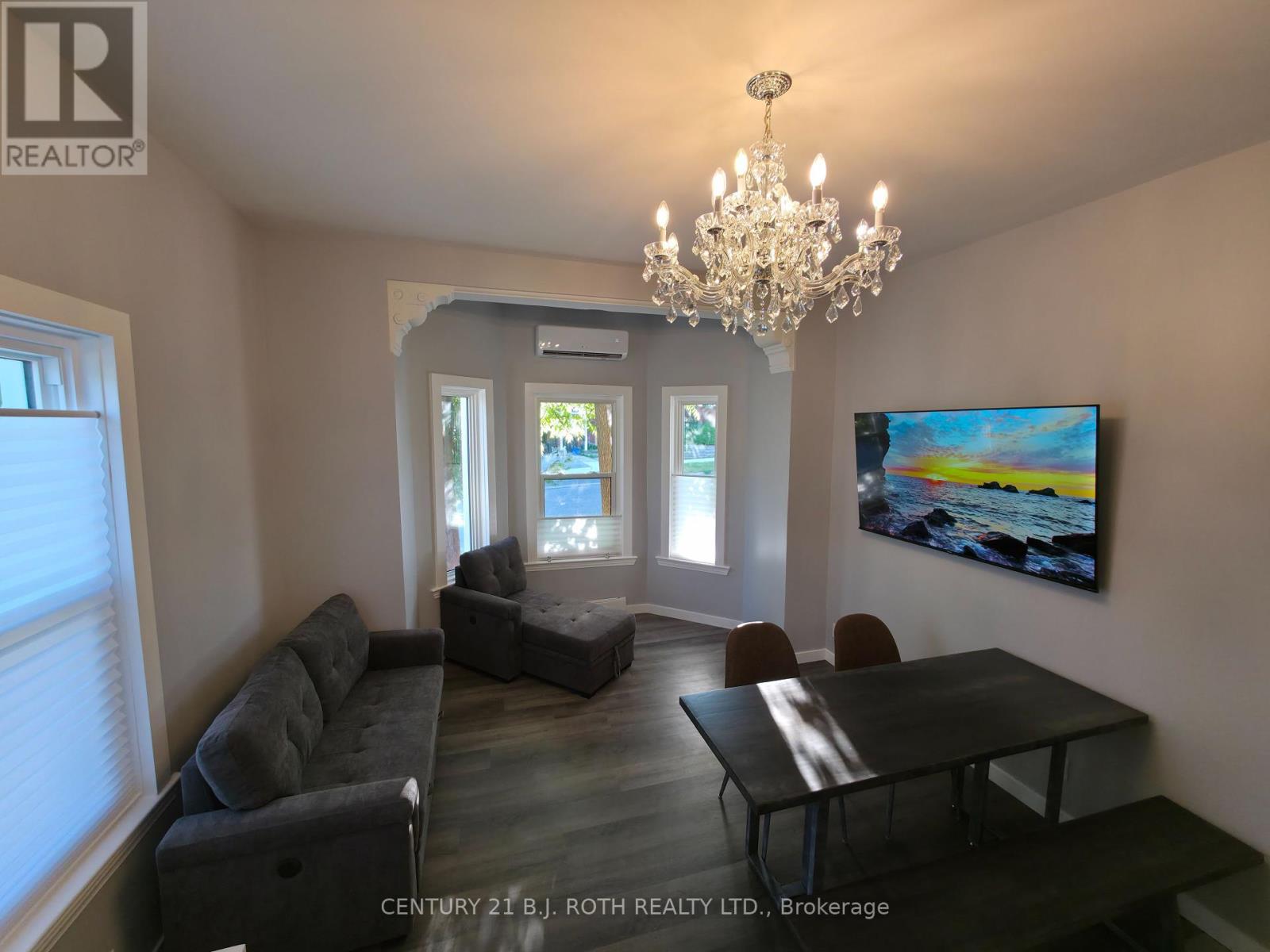 Photo 3 of 3 82 Albert Street N, Orillia ON