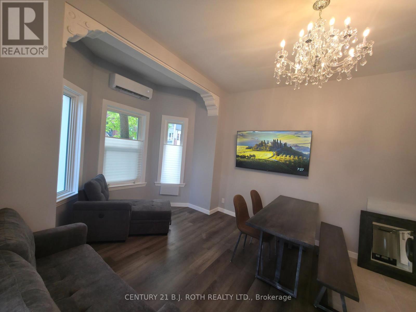 Photo 8 of 3 82 Albert Street N, Orillia ON