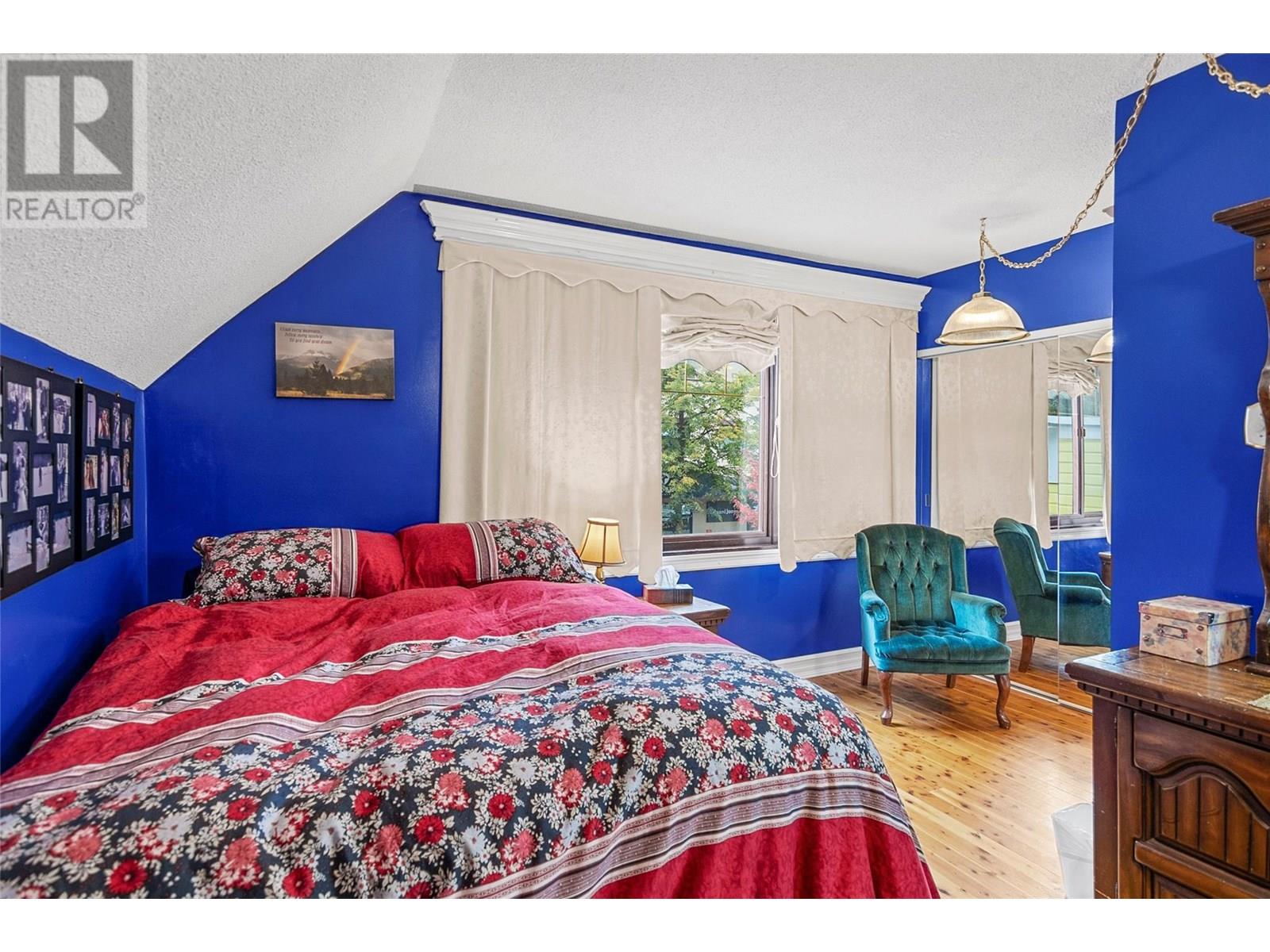 304 First Street W, Revelstoke