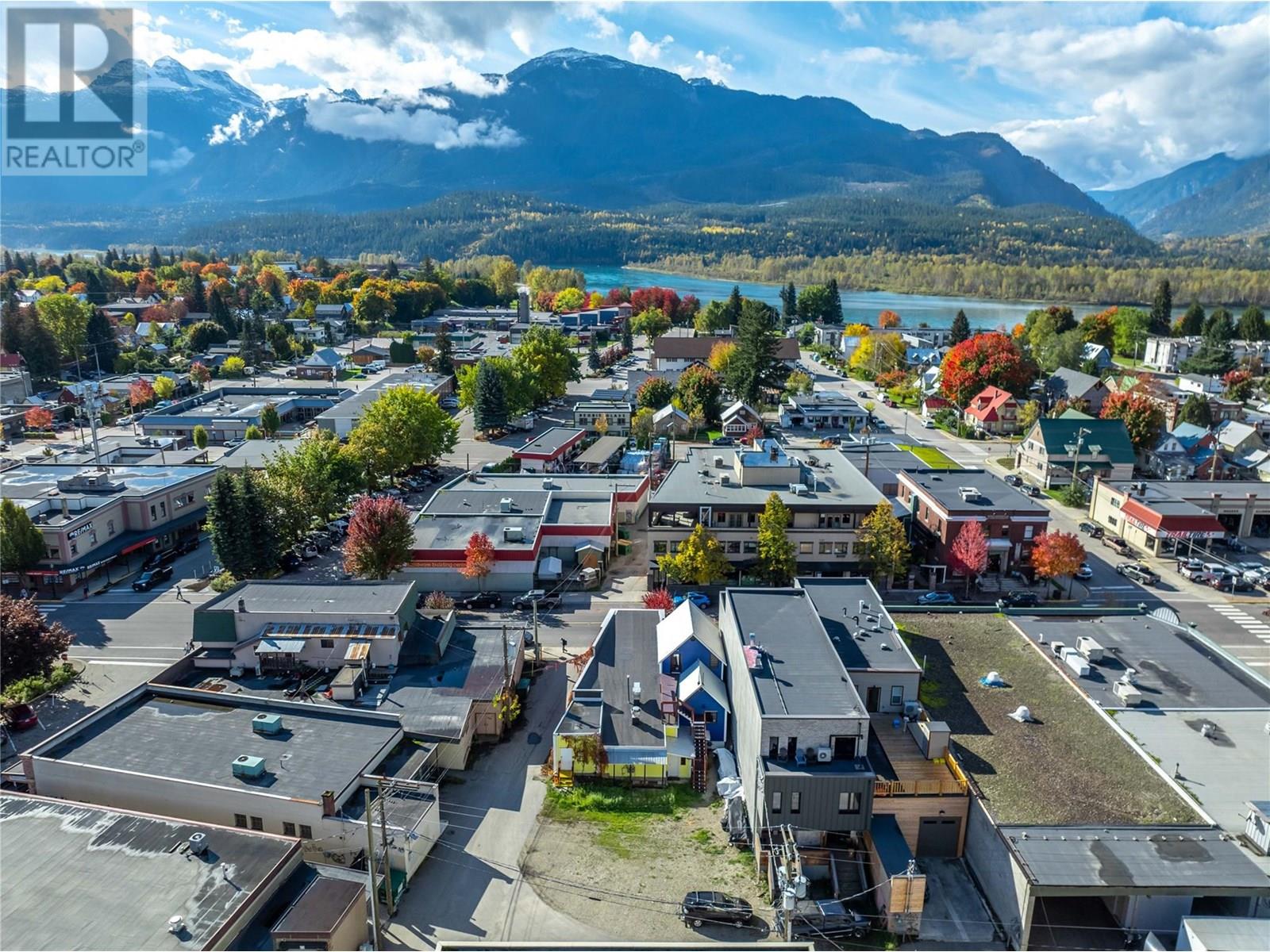 304 First Street W, Revelstoke