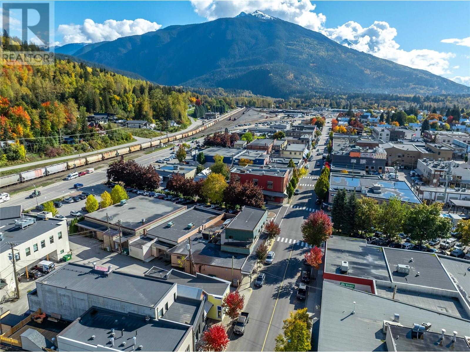 304 First Street W, Revelstoke