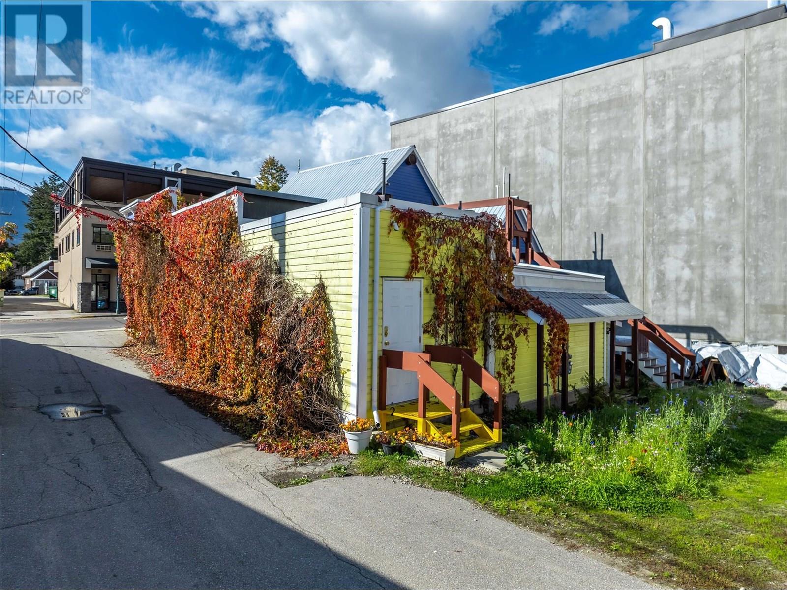 304 First Street W, Revelstoke