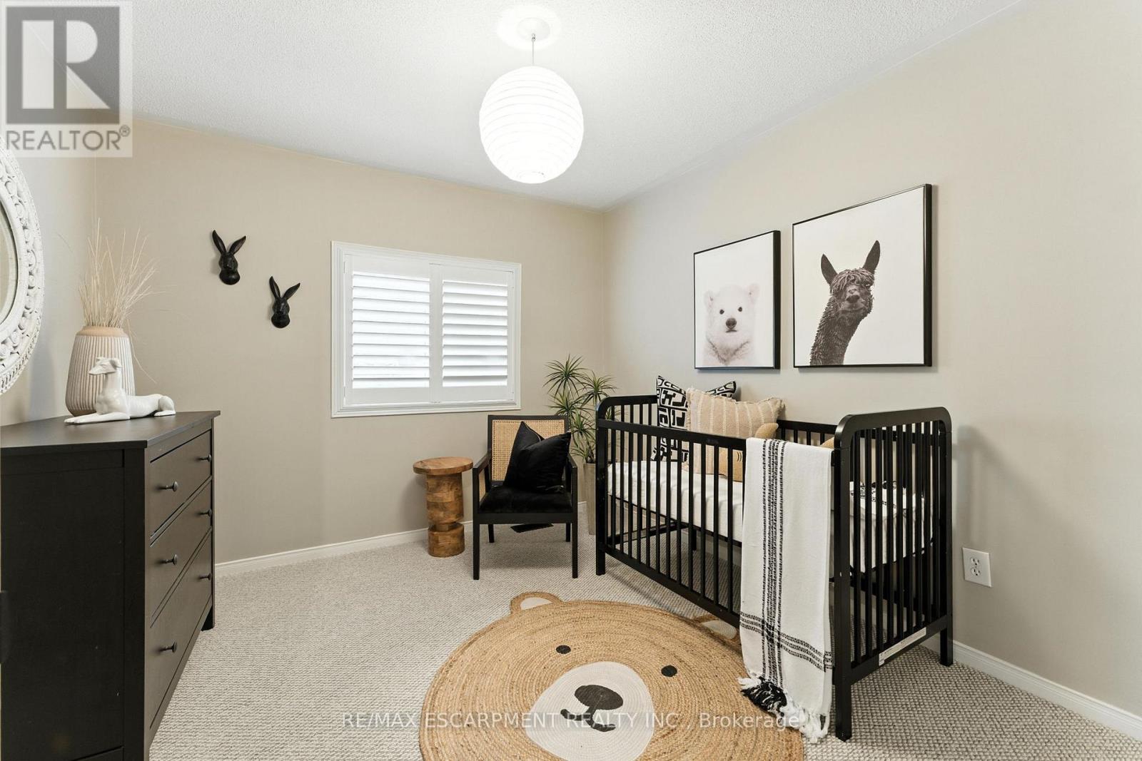 Photo 24 of 2484 Whitehorn Drive, Burlington ON
