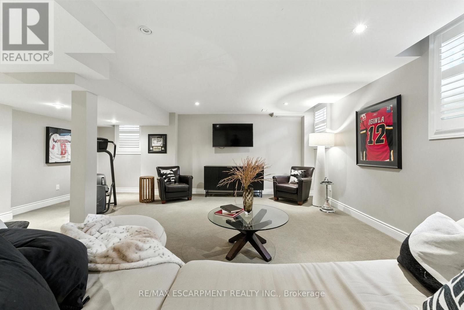 Photo 26 of 2484 Whitehorn Drive, Burlington ON