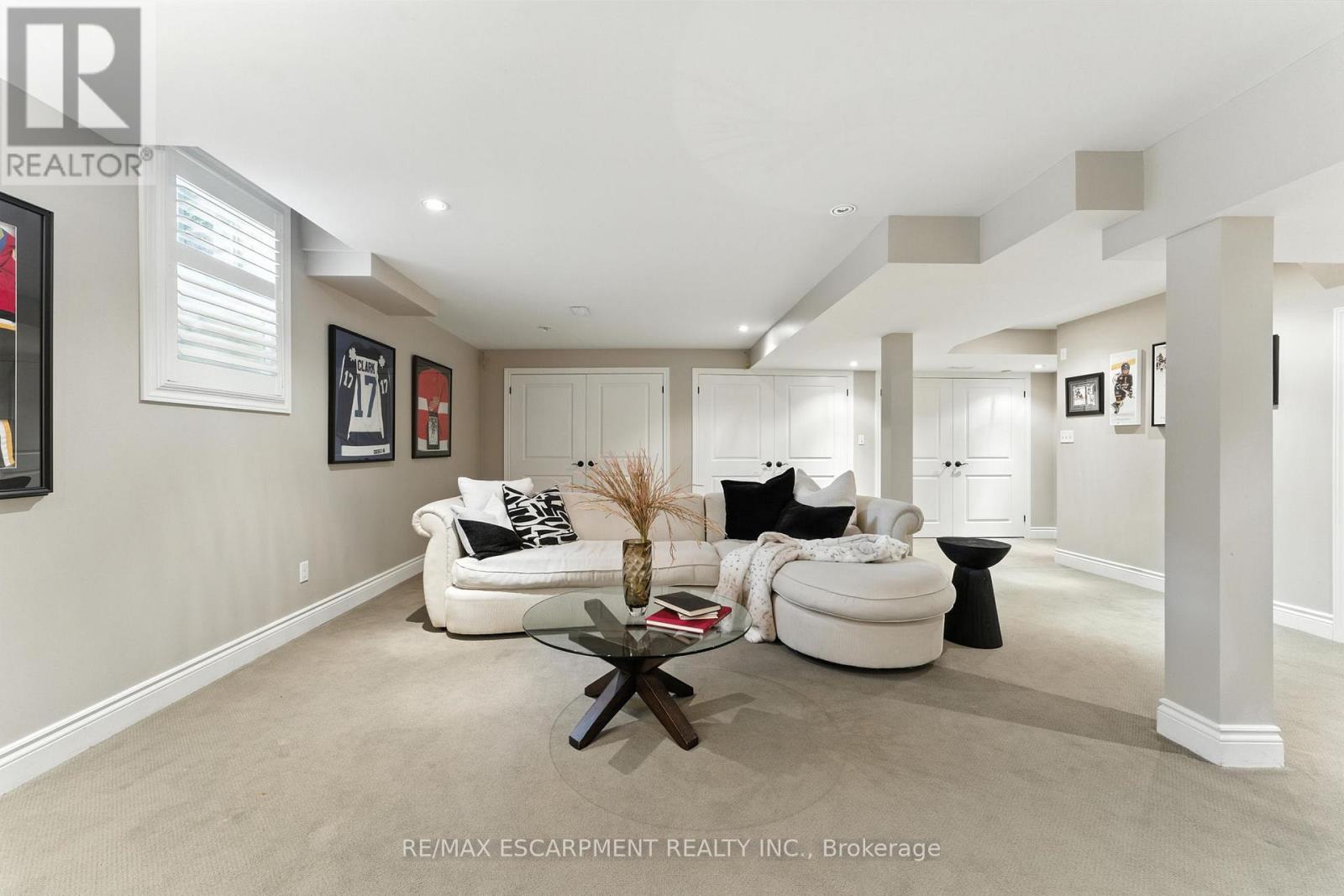Photo 27 of 2484 Whitehorn Drive, Burlington ON