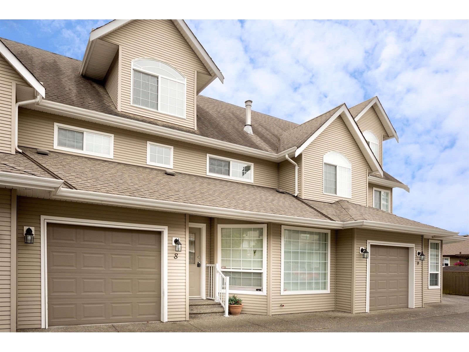 Photo 9 of 8 9472 Woodbine Street Chilliwack Proper East, Chilliwack BC