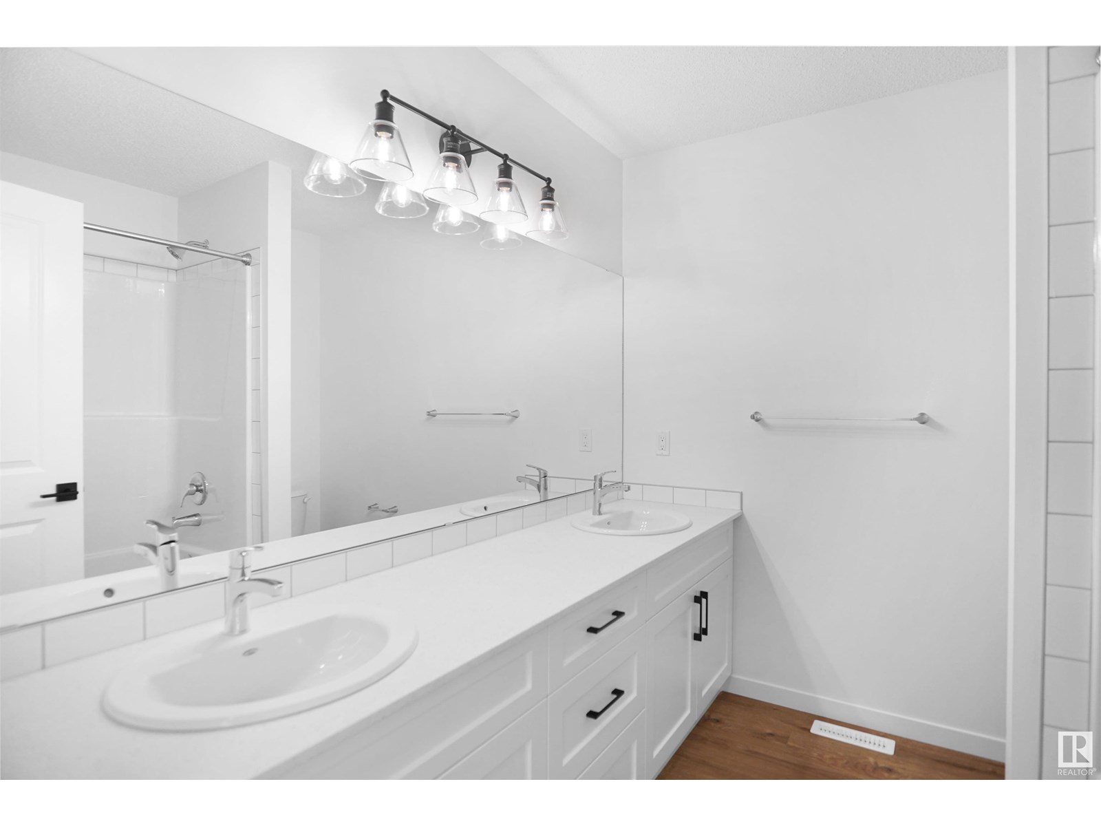 Photo 24 of 54 19904 31 Av Nw, Edmonton AB