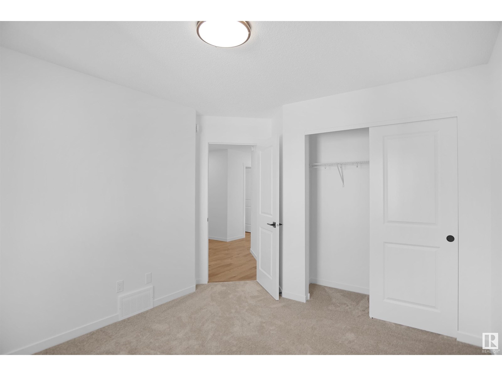 Photo 26 of 54 19904 31 Av Nw, Edmonton AB