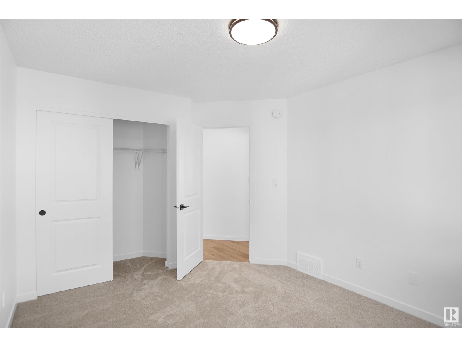 Photo 28 of 54 19904 31 Av Nw, Edmonton AB
