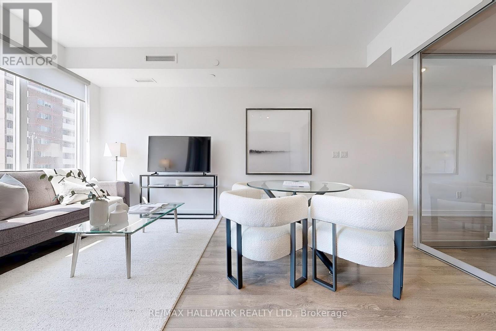 Photo 10 of 303 1 Cardiff Road, Toronto ON