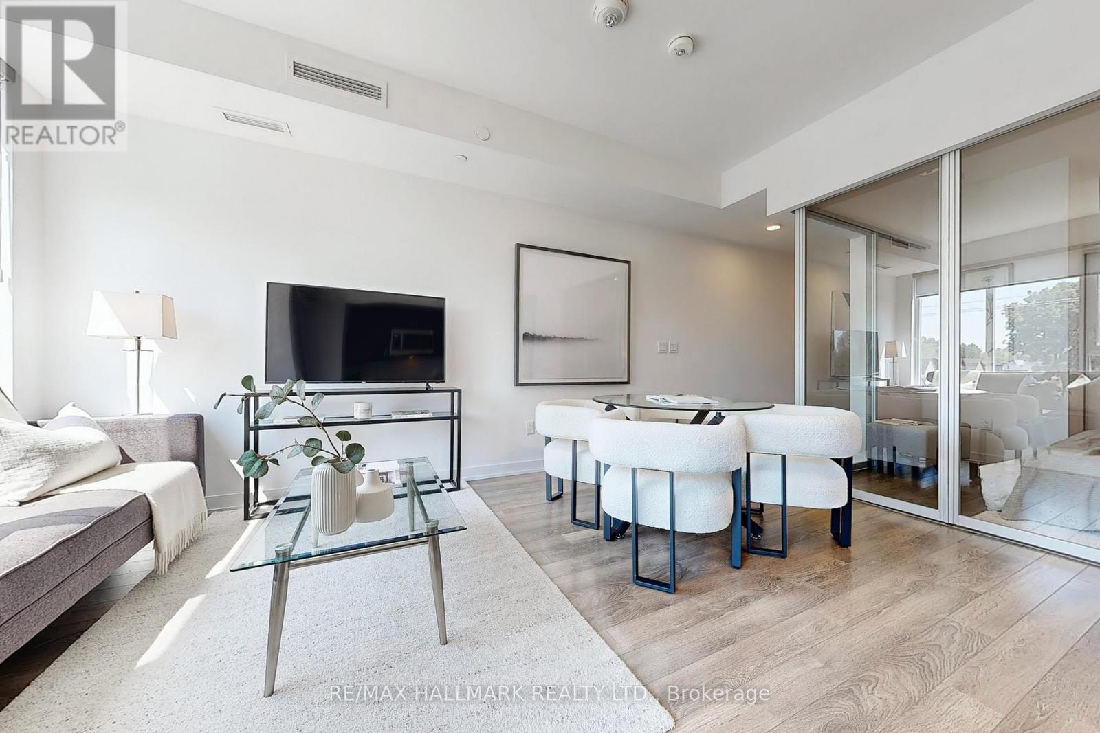 Photo 11 of 303 1 Cardiff Road, Toronto ON