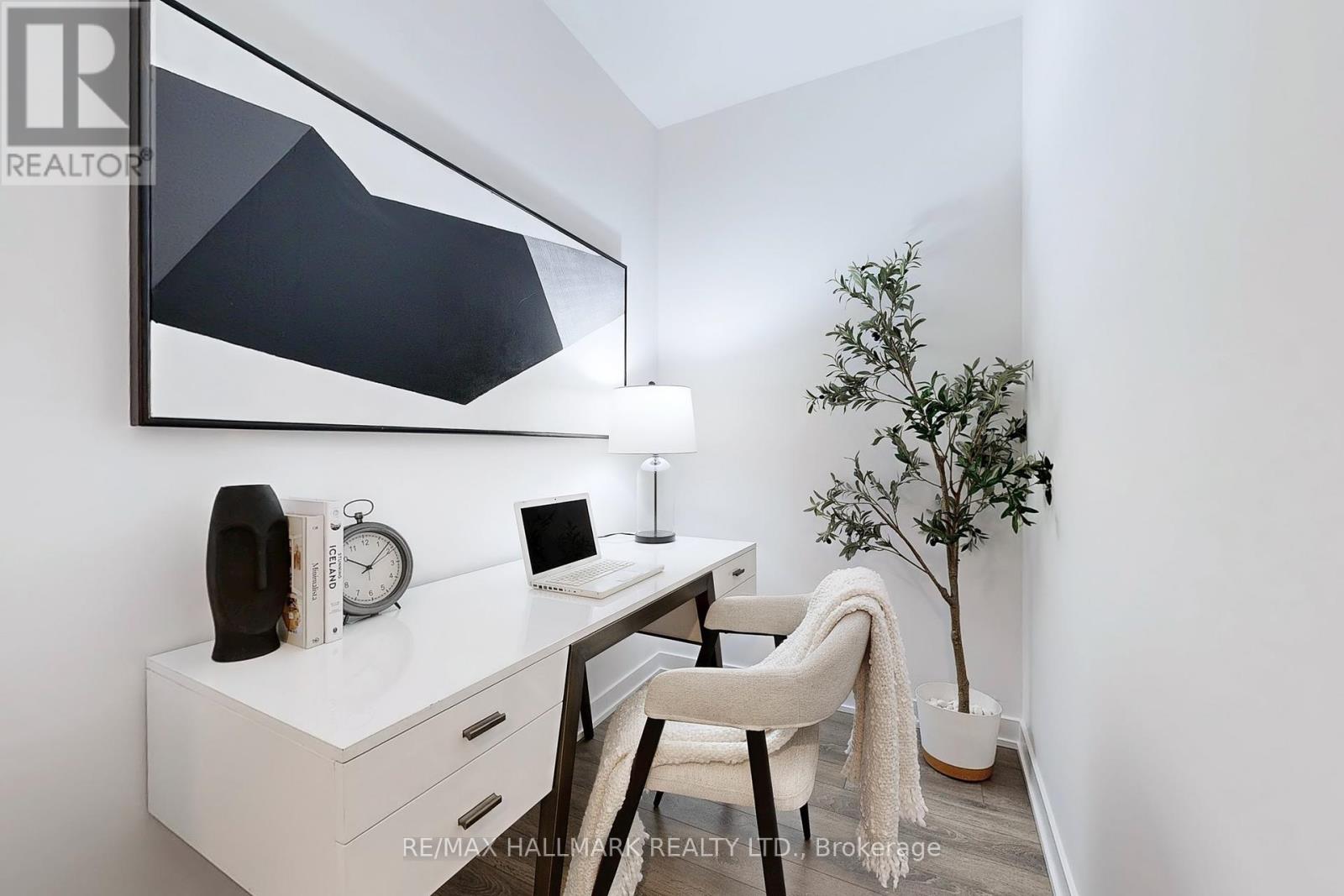 Photo 12 of 303 1 Cardiff Road, Toronto ON