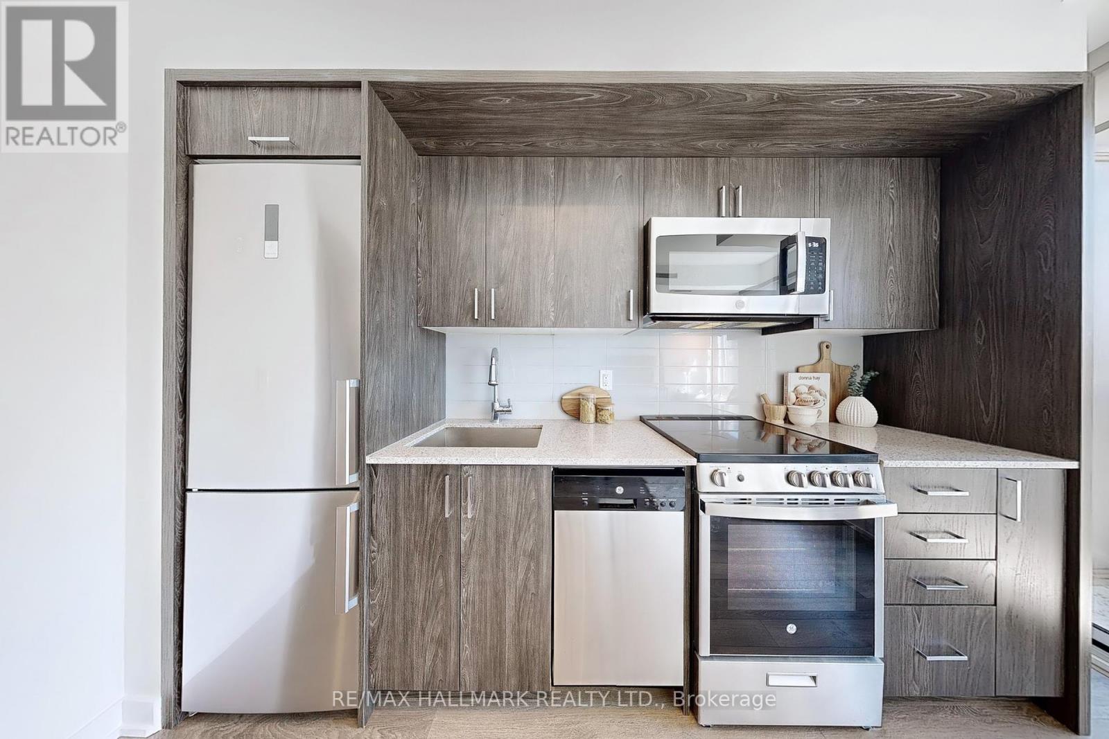 Photo 15 of 303 1 Cardiff Road, Toronto ON