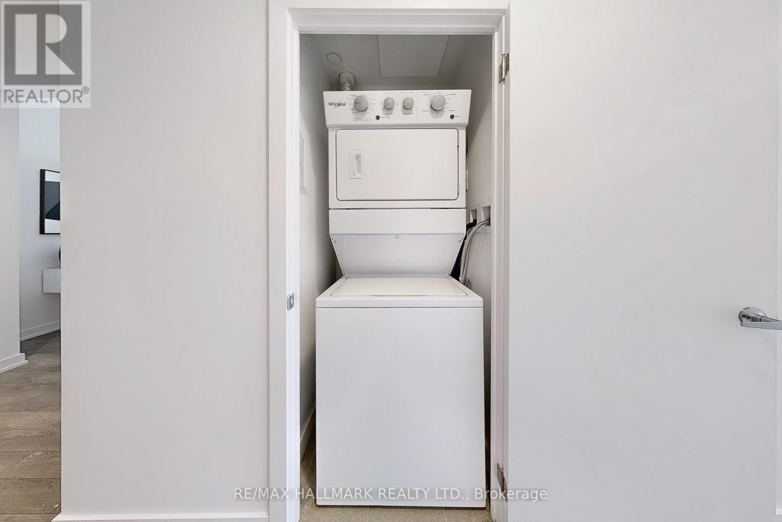 Photo 17 of 303 1 Cardiff Road, Toronto ON