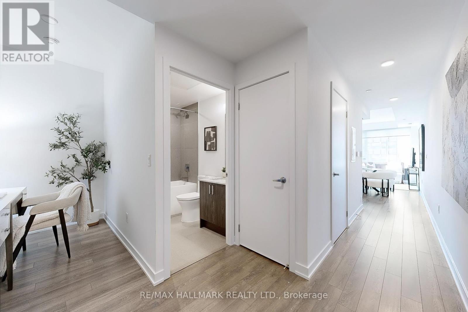Photo 18 of 303 1 Cardiff Road, Toronto ON