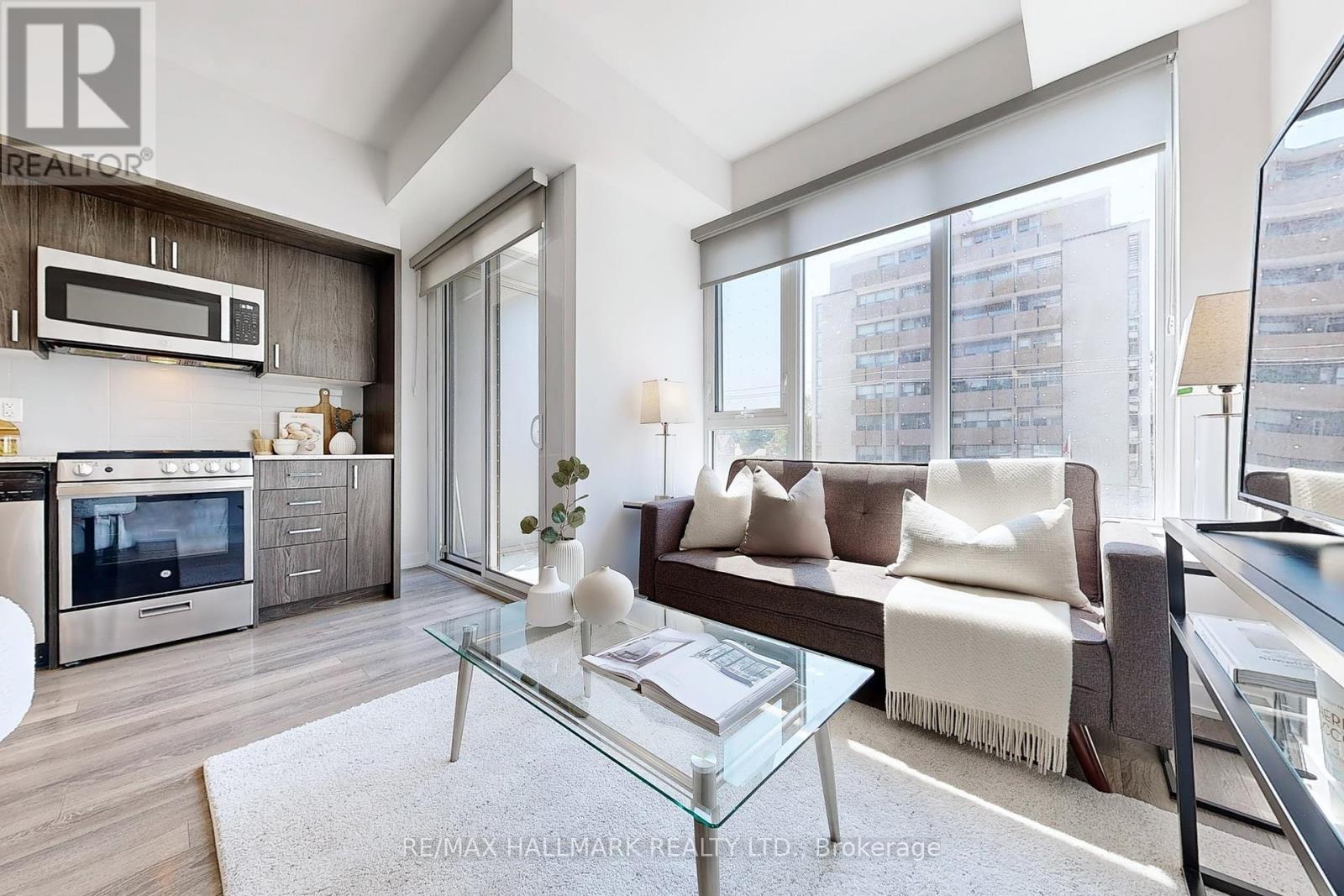 Photo 2 of 303 1 Cardiff Road, Toronto ON
