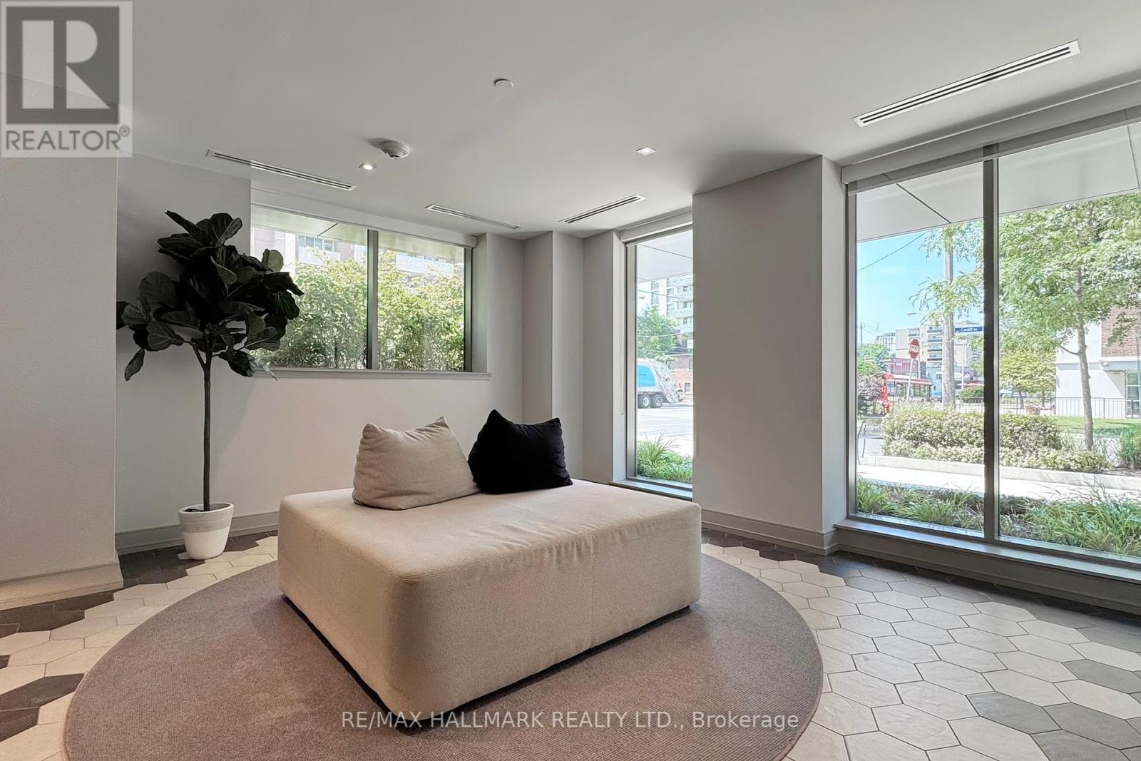Photo 24 of 303 1 Cardiff Road, Toronto ON
