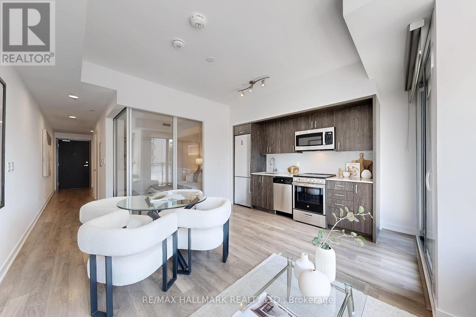 Photo 5 of 303 1 Cardiff Road, Toronto ON