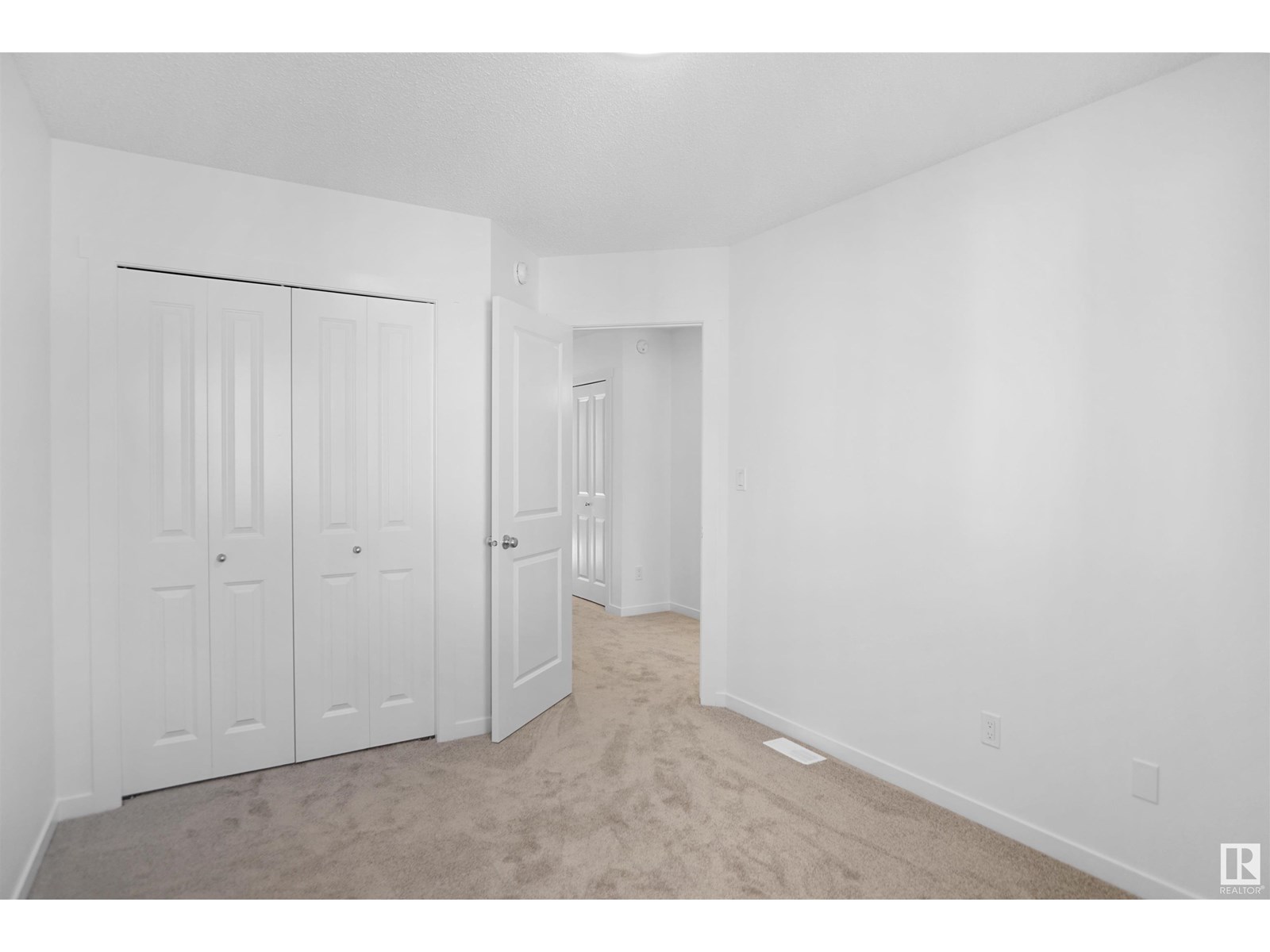 Photo 23 of 62 19904 31 Av Nw, Edmonton AB