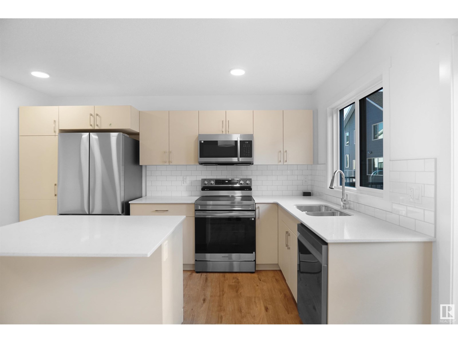 Photo 9 of 62 19904 31 Av Nw, Edmonton AB
