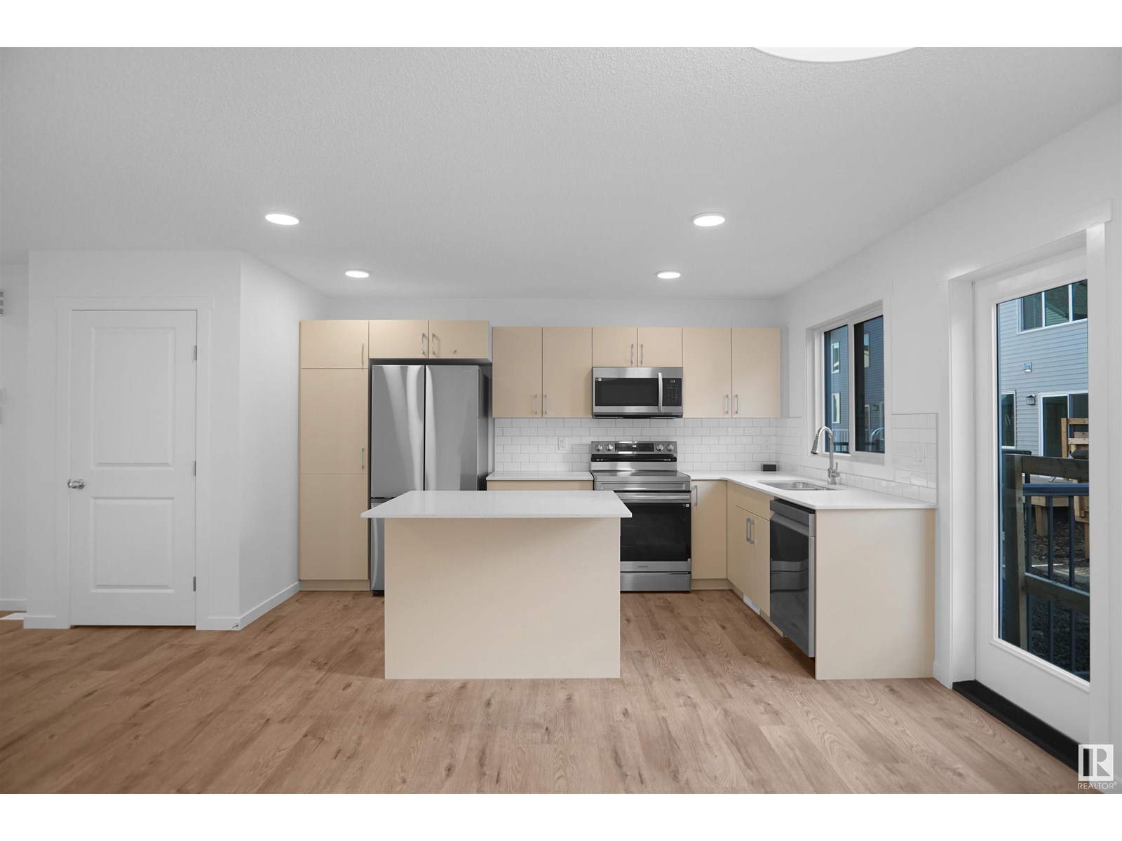 Photo 8 of 62 19904 31 Av Nw, Edmonton AB