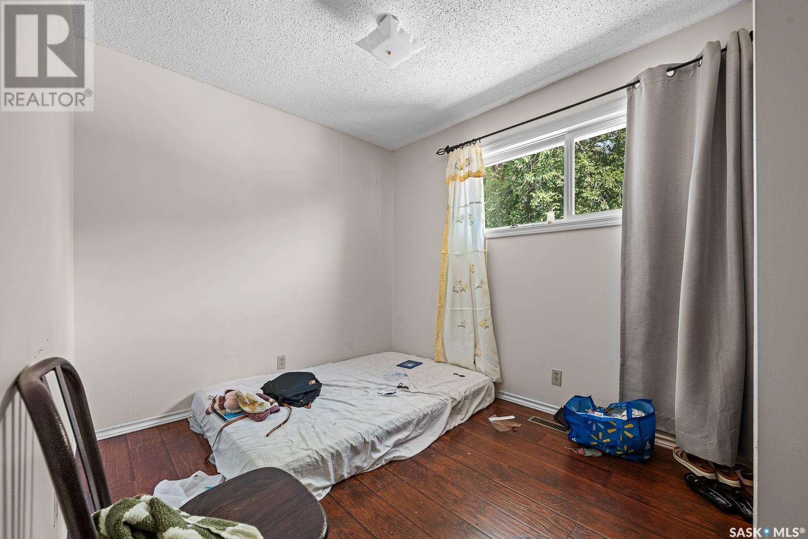 Single Family House 2 Level for Sale in  MCINTOSH STREET Regina 
