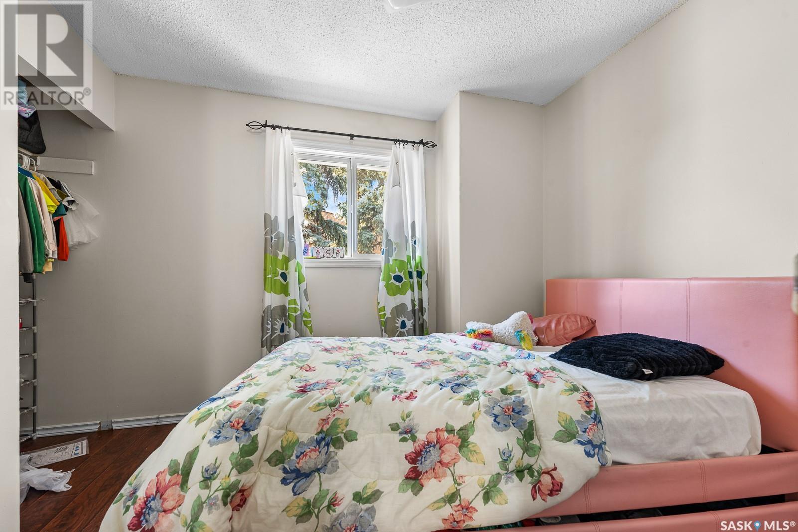 Single Family House 2 Level for Sale in  MCINTOSH STREET Regina 