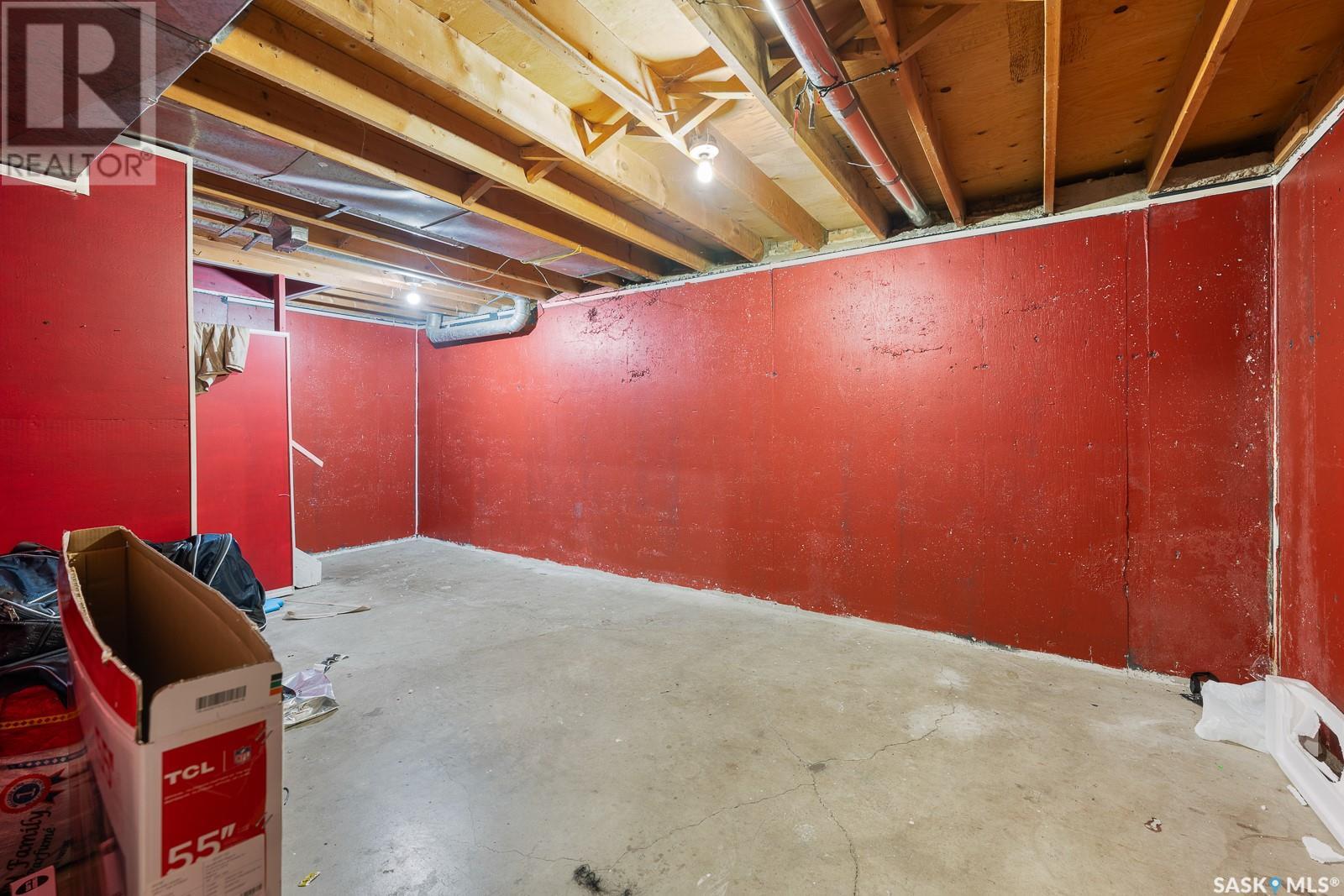 Single Family House 2 Level for Sale in  MCINTOSH STREET Regina 