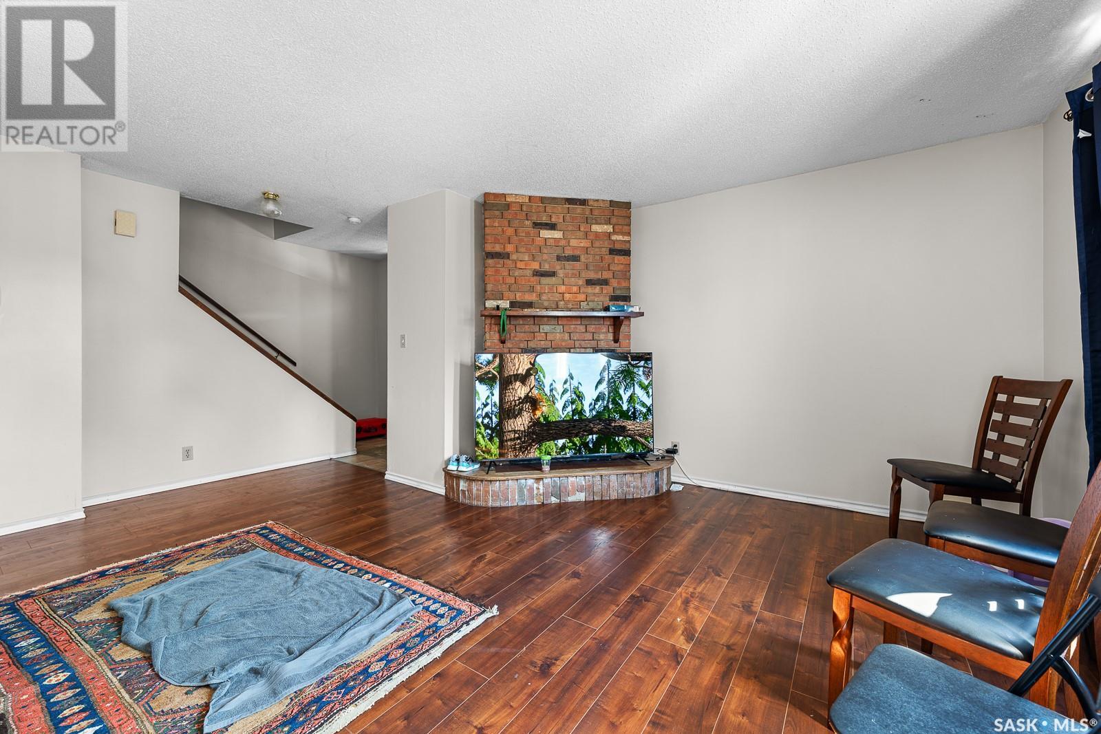 Single Family House 2 Level for Sale in  MCINTOSH STREET Regina 