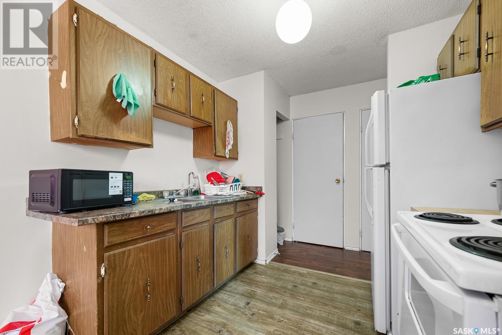 Single Family House 2 Level for Sale in  MCINTOSH STREET Regina 
