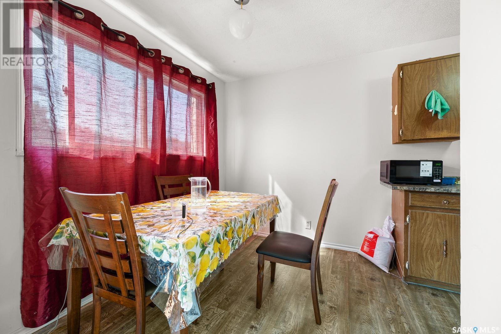 Single Family House 2 Level for Sale in  MCINTOSH STREET Regina 