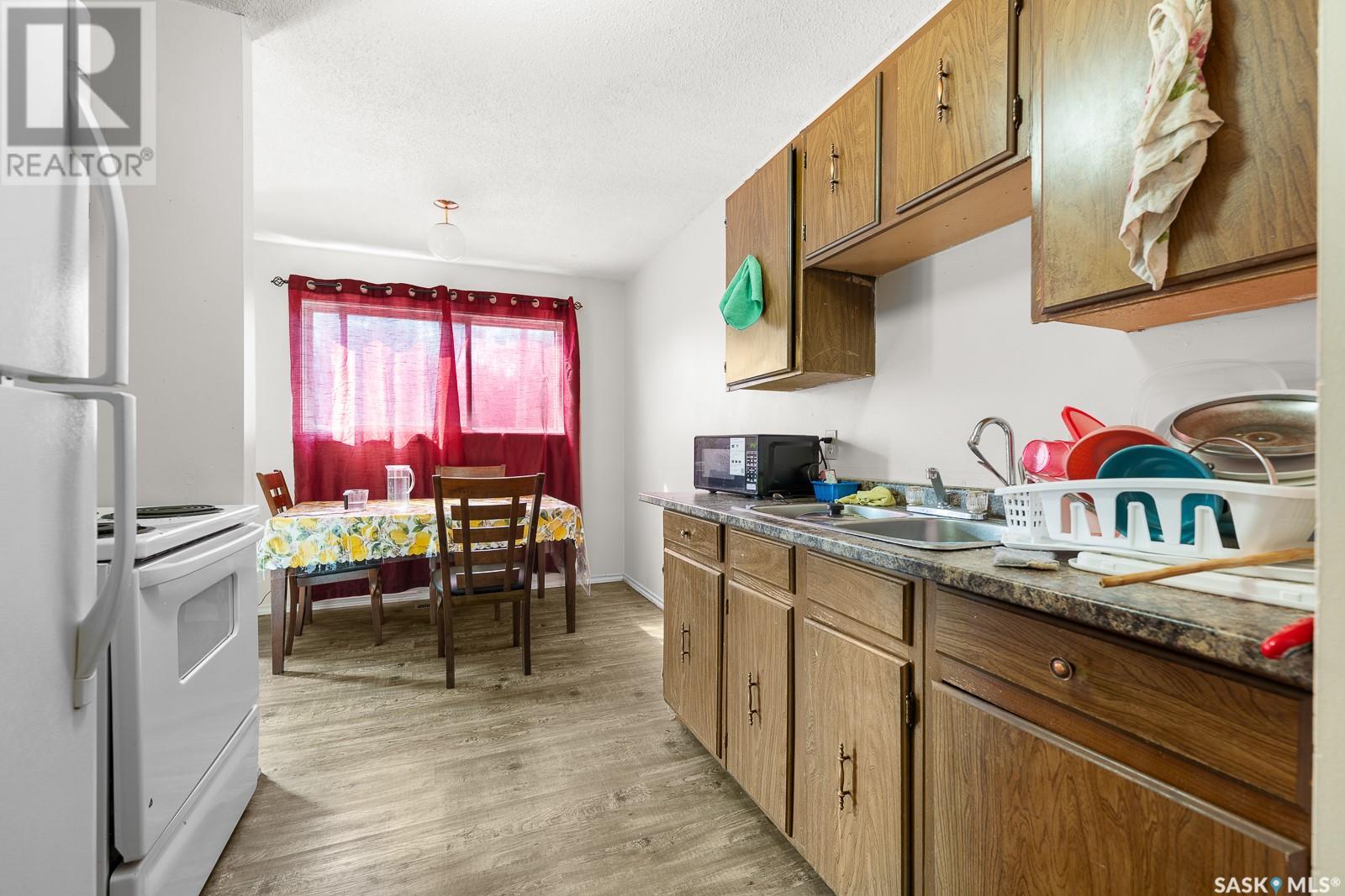 Single Family House 2 Level for Sale in  MCINTOSH STREET Regina 
