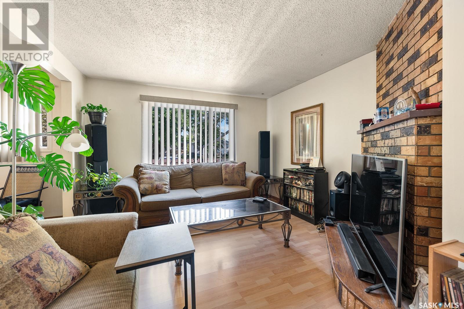 Single Family House 2 Level for Sale in  MCINTOSH STREET Regina 
