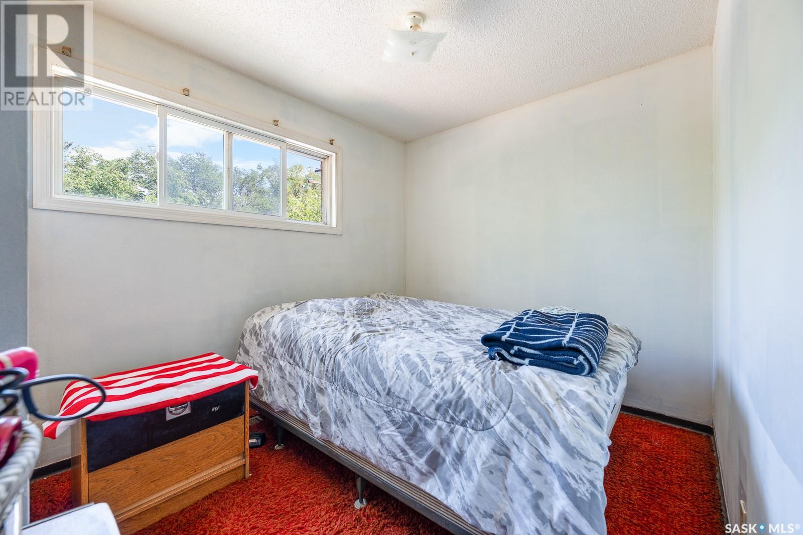Single Family House 2 Level for Sale in  MCINTOSH STREET Regina 