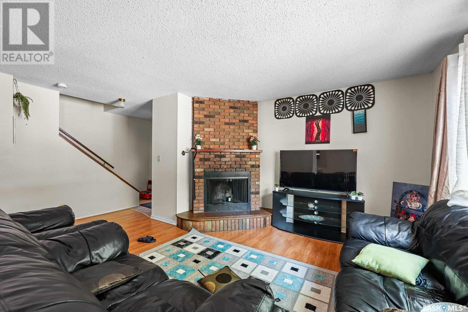 Single Family House 2 Level for Sale in  MCINTOSH STREET Regina 