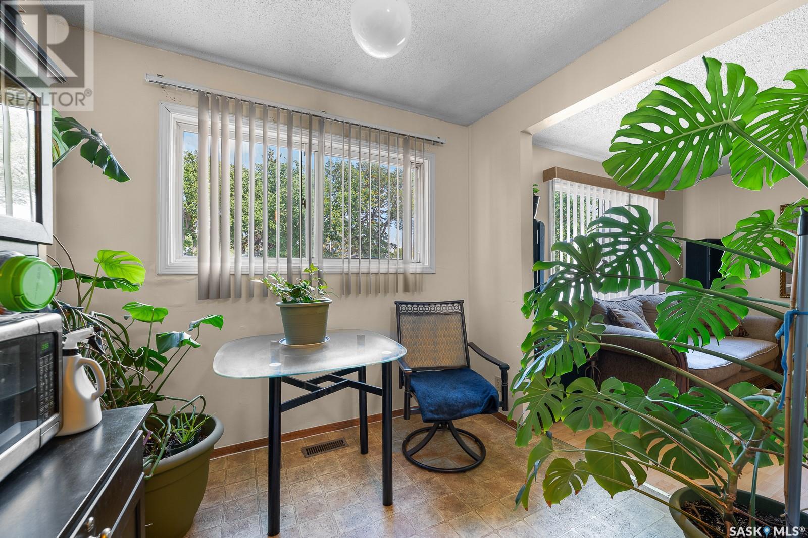 Single Family House 2 Level for Sale in  MCINTOSH STREET Regina 
