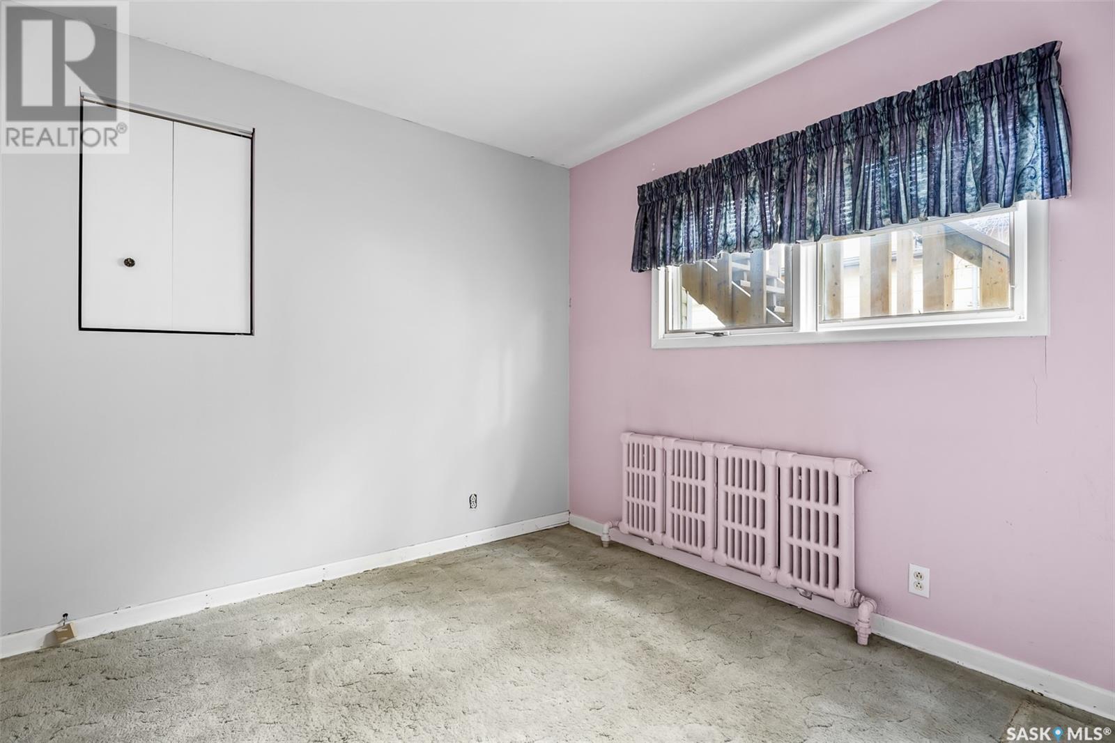 Photo 10 of 122 Lillooet Street E, Moose Jaw SK