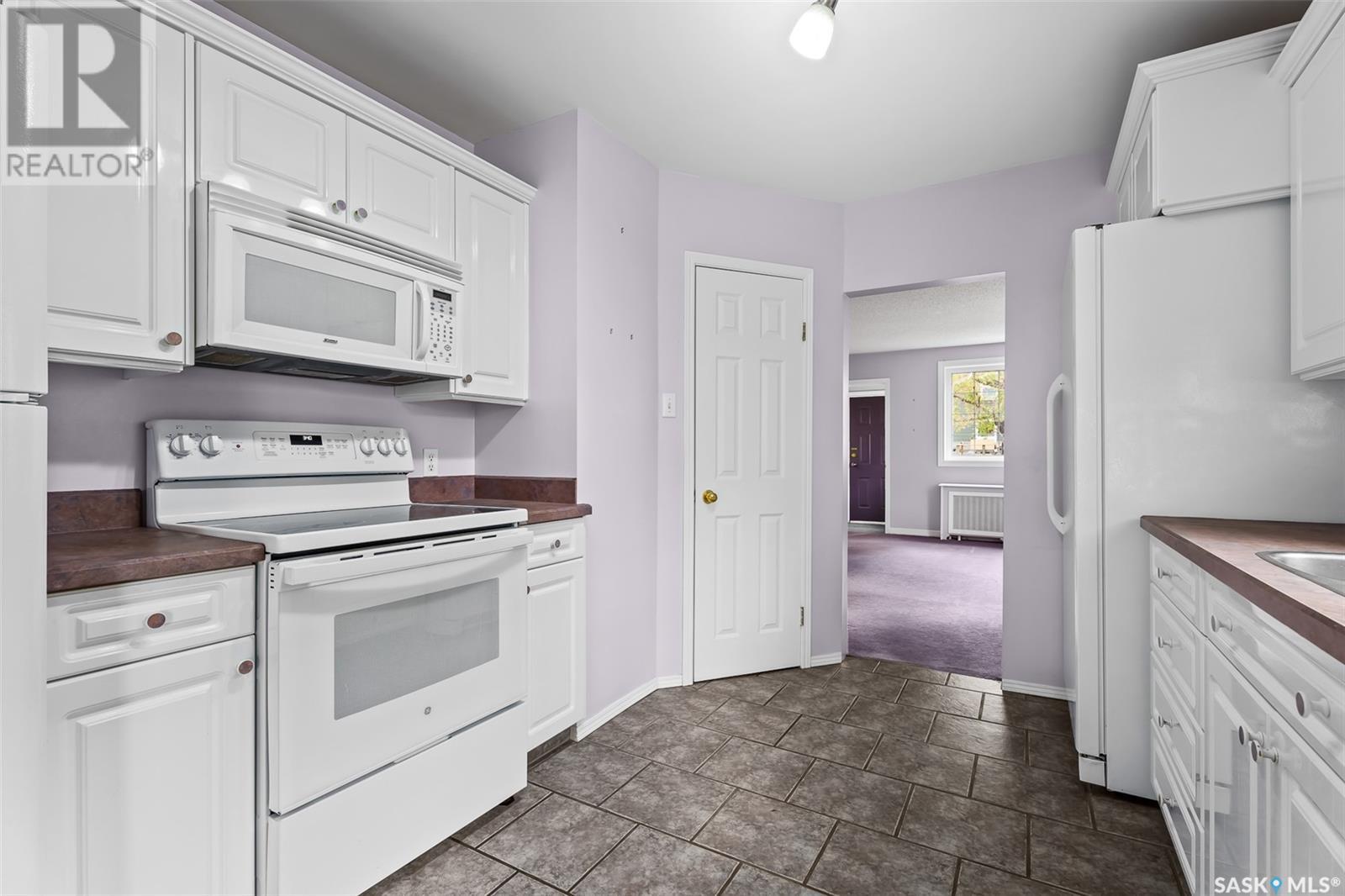 Photo 17 of 122 Lillooet Street E, Moose Jaw SK