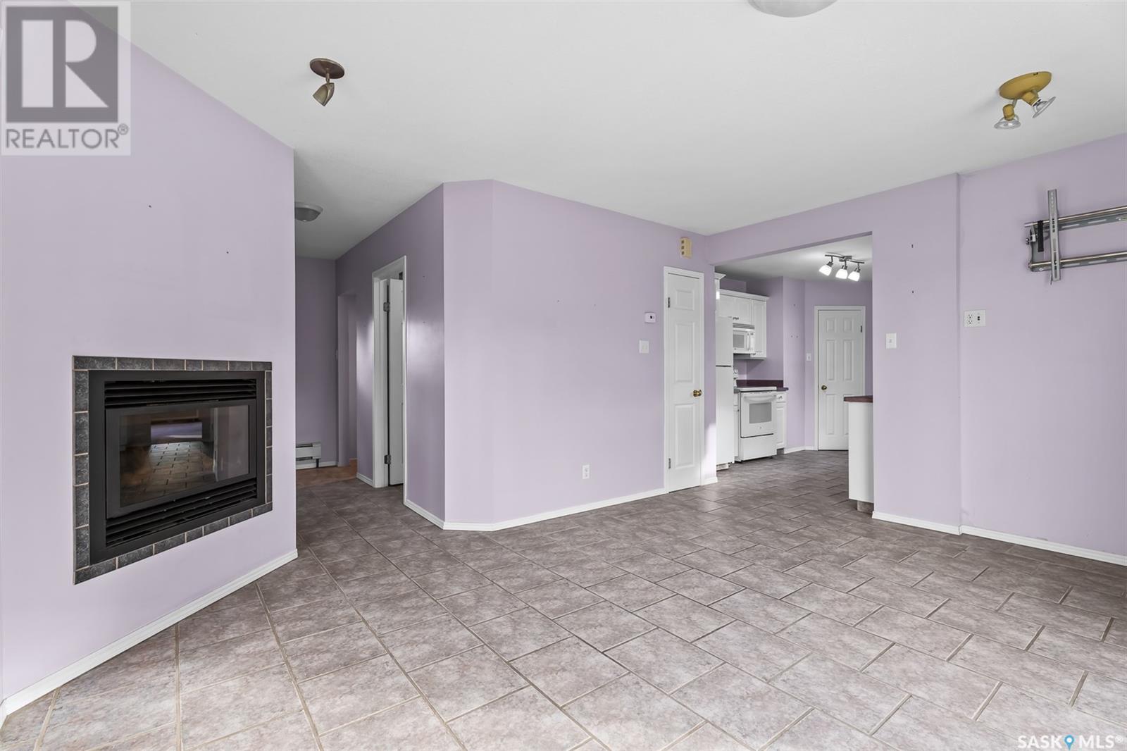 Photo 20 of 122 Lillooet Street E, Moose Jaw SK