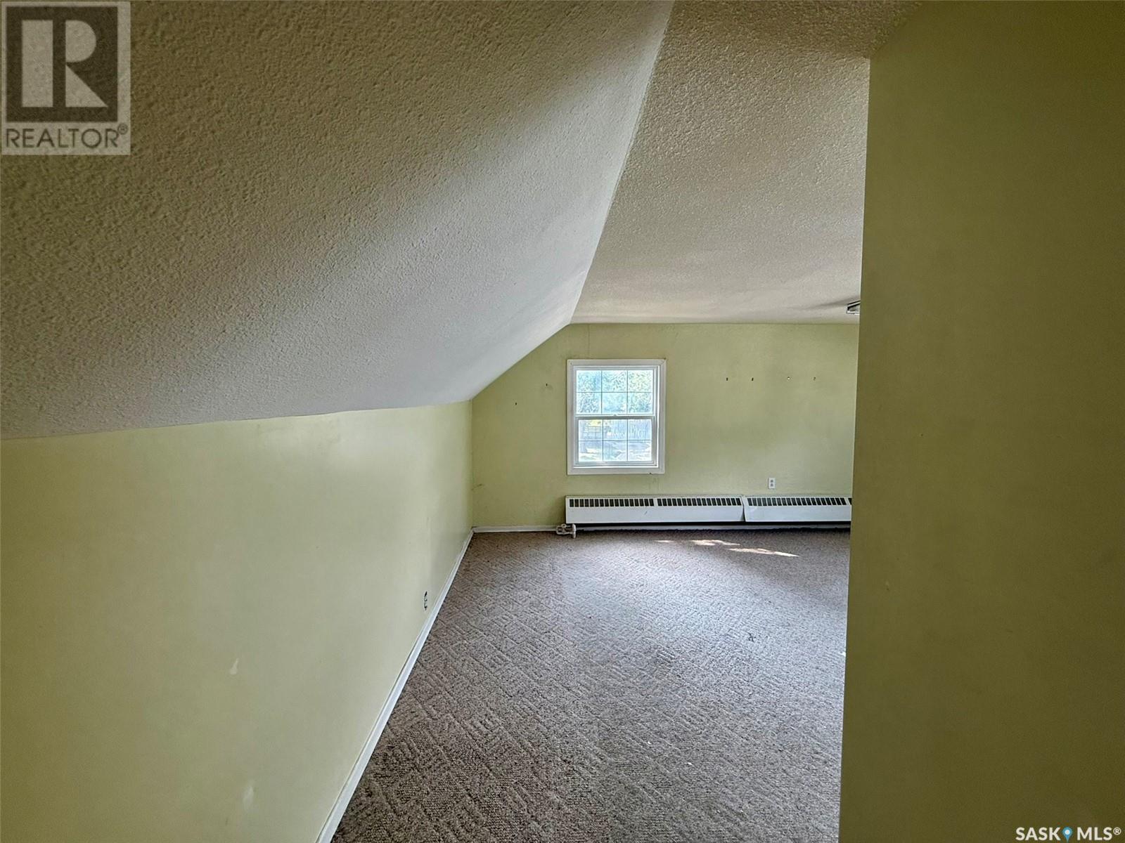Photo 31 of 122 Lillooet Street E, Moose Jaw SK