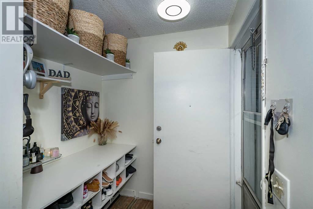 Single Family House for Sale in  Erin Ridge Road SE Erin Woods Calgary 