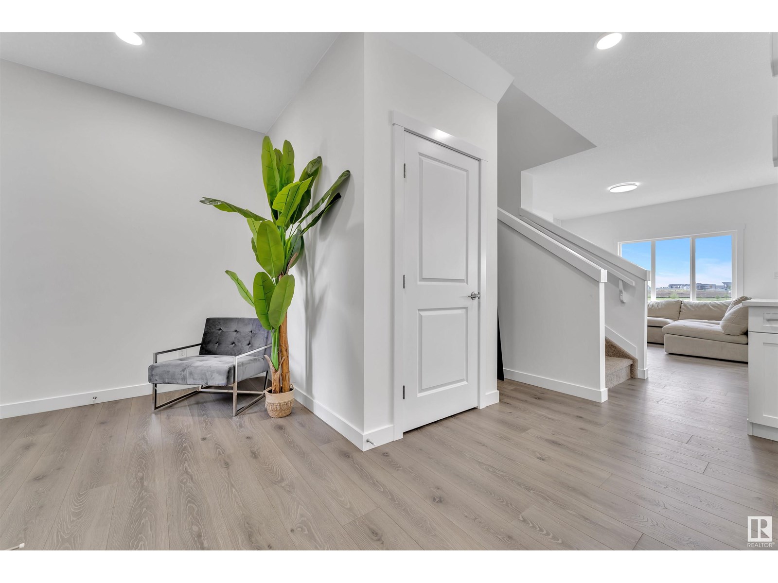 Photo 4 of 19131 29 Av Nw, Edmonton AB