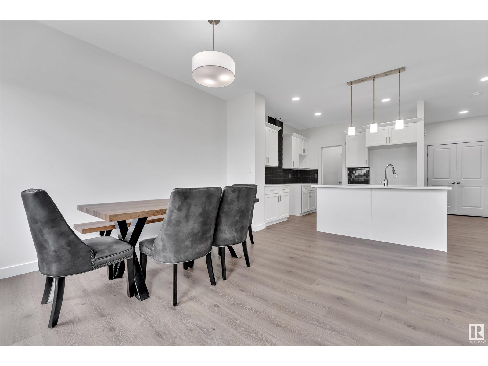 Photo 15 of 19131 29 Av Nw, Edmonton AB