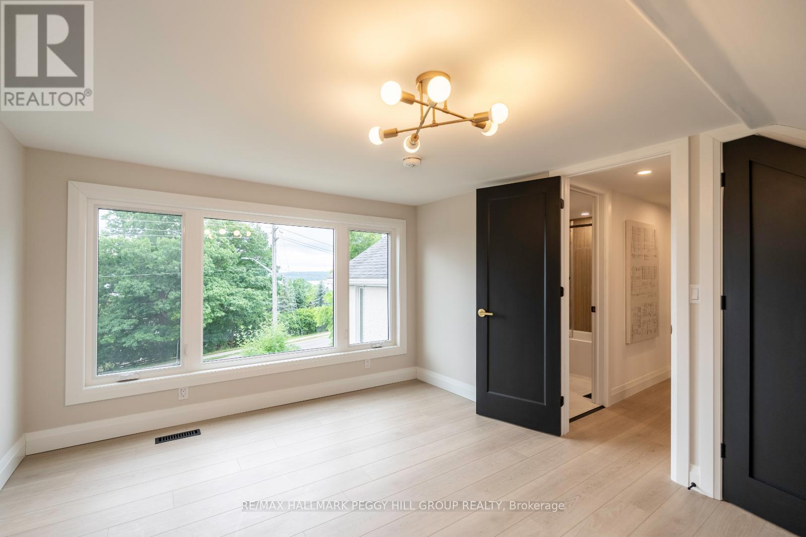Photo 13 of 425 Codrington Street, Barrie ON