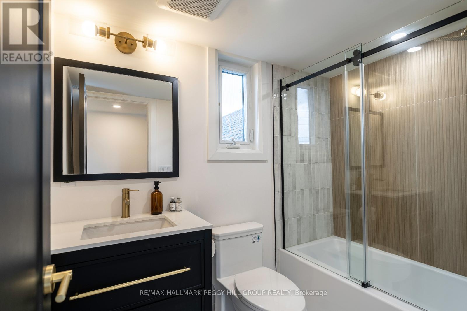Photo 14 of 425 Codrington Street, Barrie ON