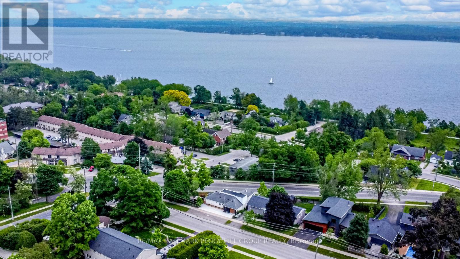 Photo 2 of 425 Codrington Street, Barrie ON