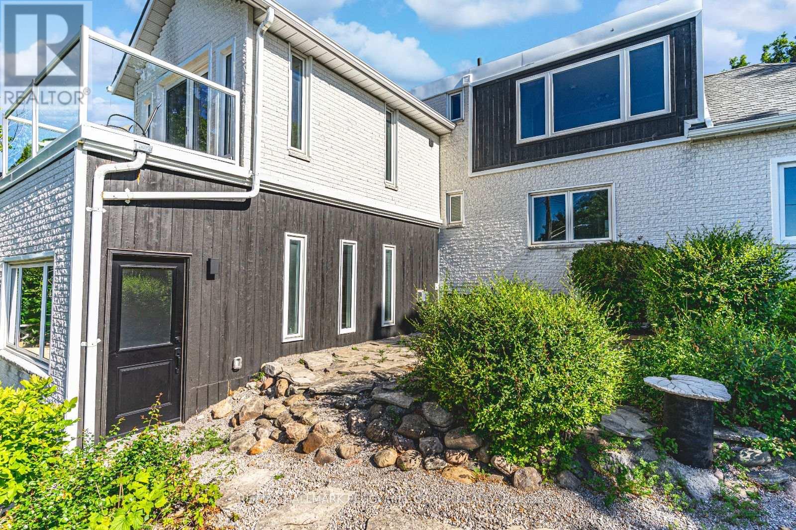 Photo 21 of 425 Codrington Street, Barrie ON