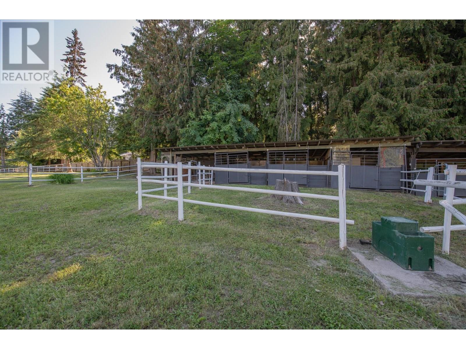 Photo 17 of 4091 10 Avenue Se, Salmon Arm BC
